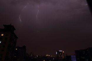 孤独夜视频,视频映照的心灵独白